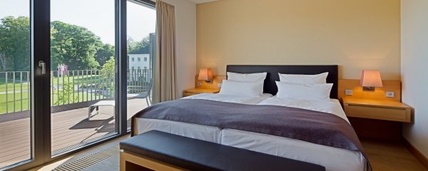   SUPERIOR ROOMS 